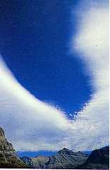 Weerhuisje.eu - Lokale Winden - De Chinook, een bekende bergwind in Noord-Amerika, heeft deze ongewone wolkenformatie doen ontstaan